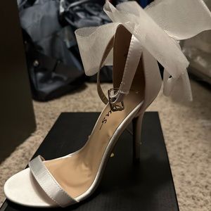 Lulu’s Ayanna Satin Bow Heels